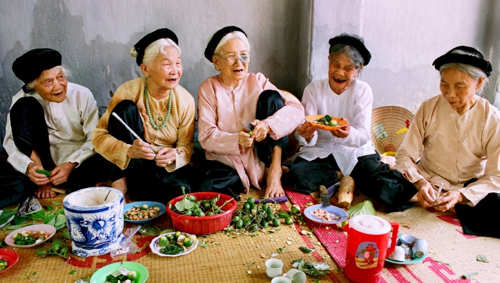 Mujeres-ancianas-una-boda-vietnamita