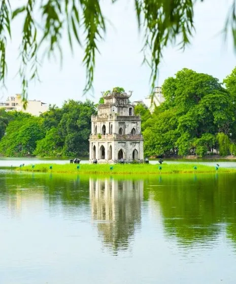 Lago Hoan Kiem (Spada Restituita) : Uno scrigno di leggende e di storia di Hanoi