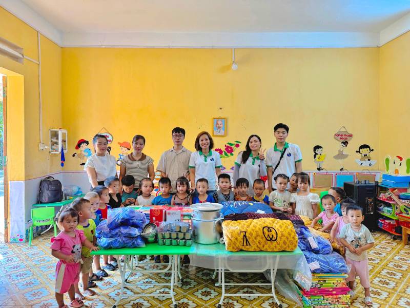 Horizon Vietnam si mobilita per una raccolta di vestiti a sostegno delle persone colpite dal disastro