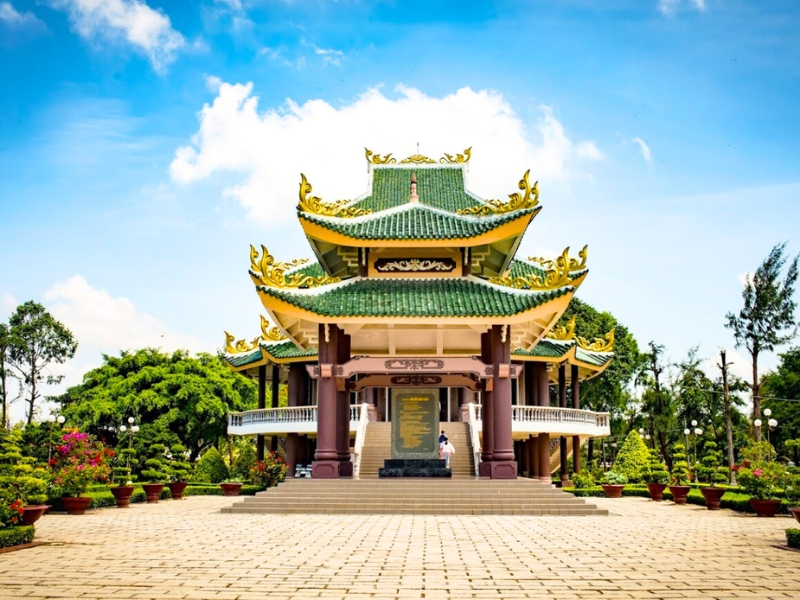 Le mausolée et complexe commémoratif de Nguyên Đinh Chiêu
