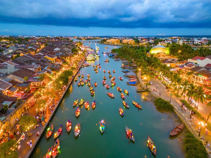 fare-una-gita-in-barca-sul-fiume-hoai