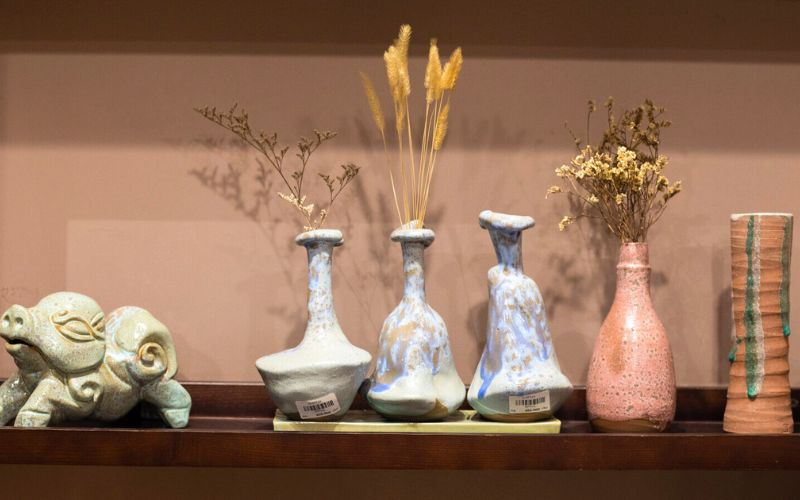 capacità di combinare il patrimonio artigianale con la creatività moderna-ceramica