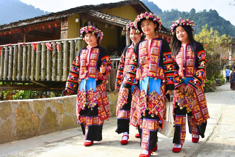 Lo-Lo-Chai-2